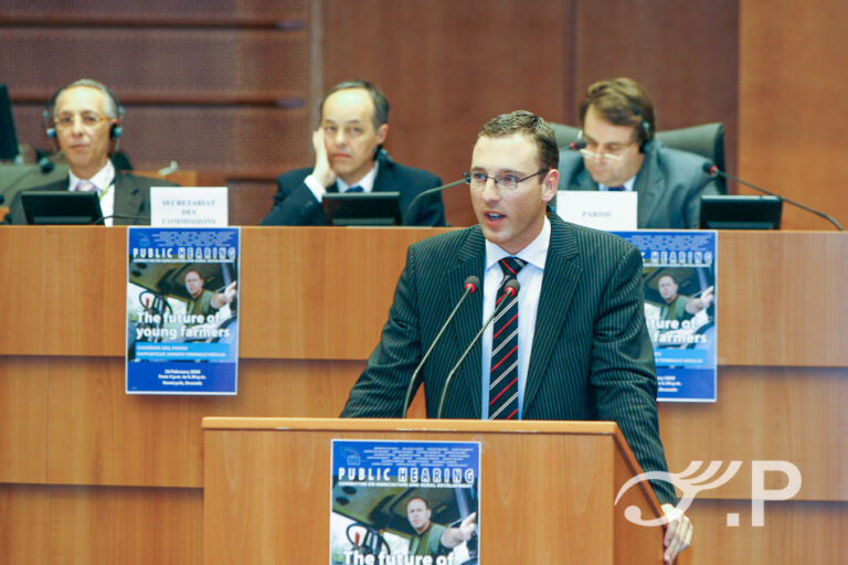 Akkerbouwer Joris Baecke spreekt in het Europees Parlement Brussel