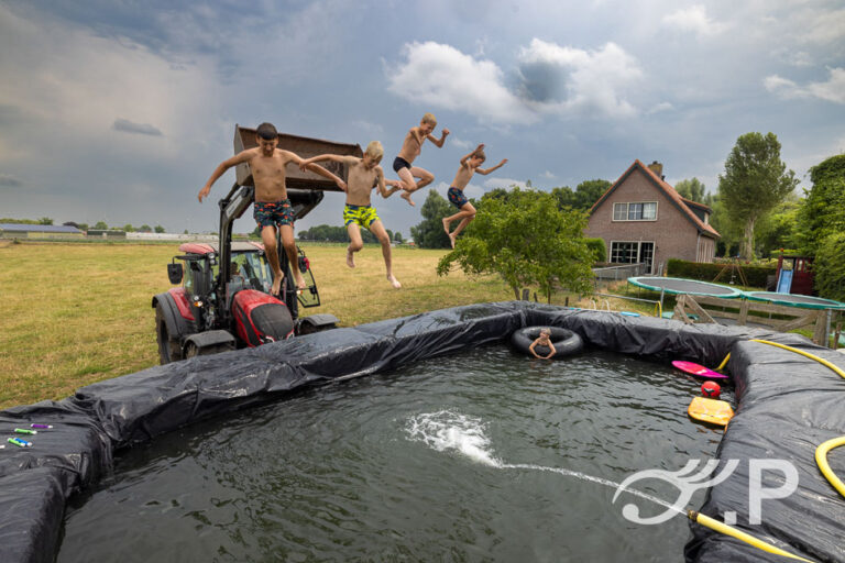 Boerenzwembad bij melkveehouder Rommers in Hoeven